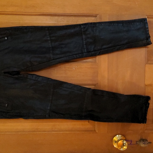 BlankNyc Faux Leather Skinny Pants Ankle Zip Black Size 27 Mid to Low Rise - Picture 3 of 10